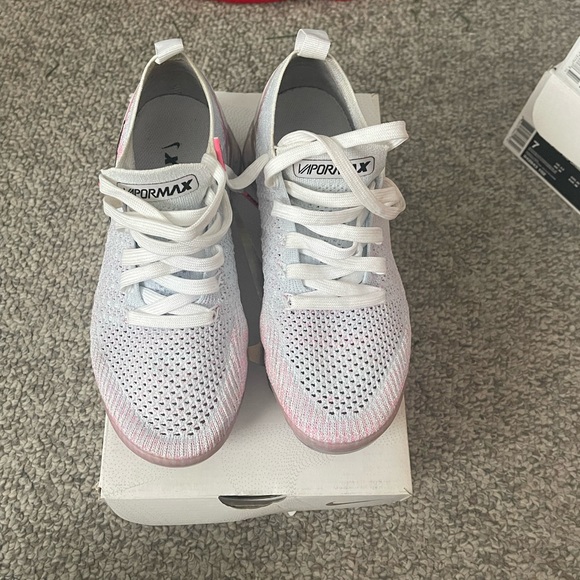 Nike Shoes - Nike Vapor Max
